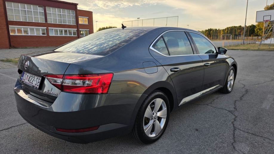 Škoda Superb 1,6 TDI Može zamjena... reg.9/27. 171 tkm., pogled izvana - slika 3