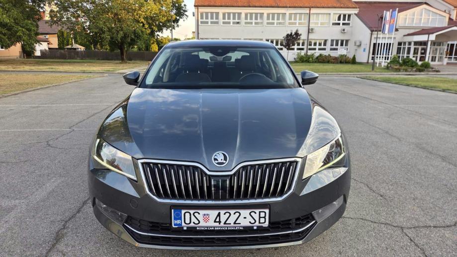 Škoda Superb 1,6 TDI Može zamjena... reg.9/27. 171 tkm., pogled izvana - slika 4
