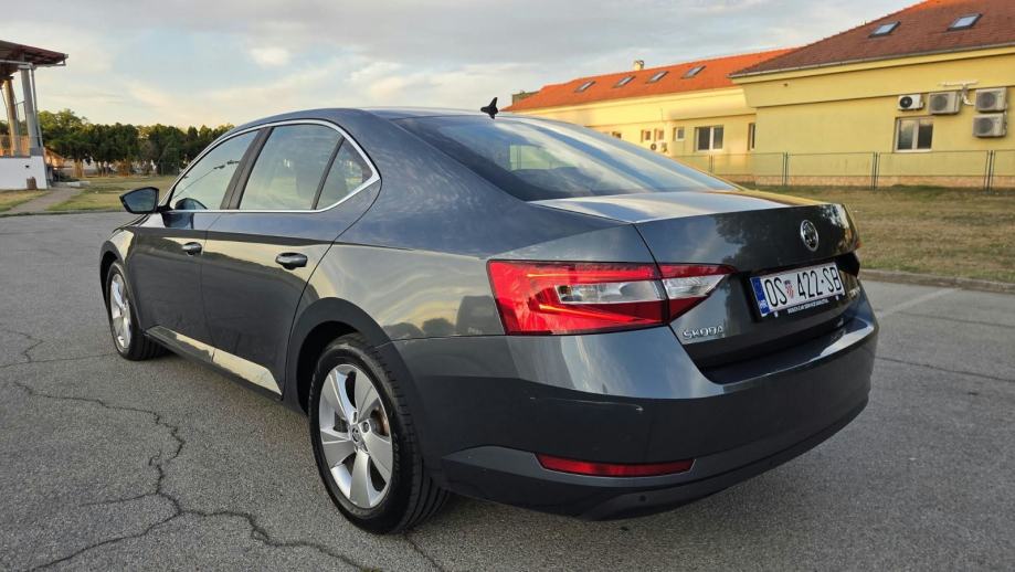 Škoda Superb 1,6 TDI Može zamjena... reg.9/27. 171 tkm., pogled izvana - slika 5