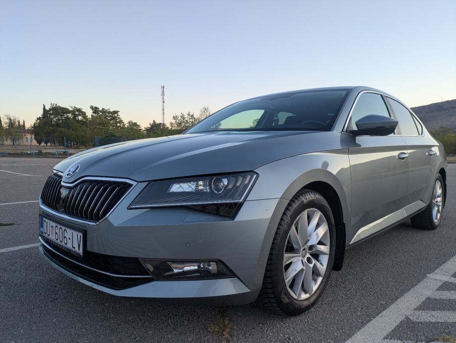 Škoda Superb 1,8 TSI, fotografija 2