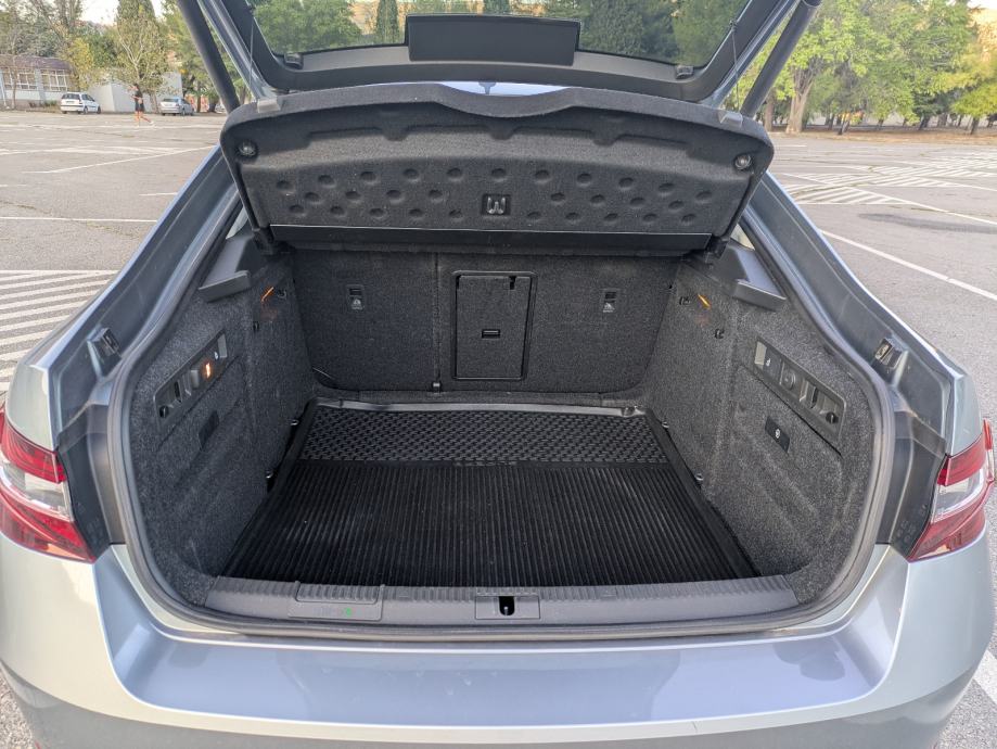 Škoda Superb 1,8 TSI, fotografija 11