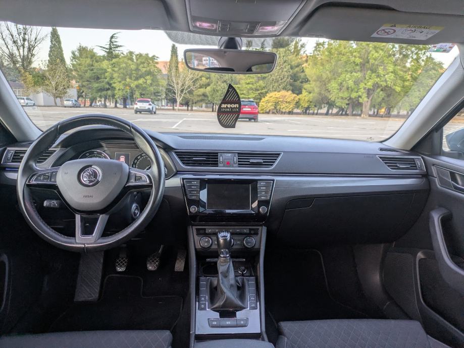 Škoda Superb 1,8 TSI, fotografija 8