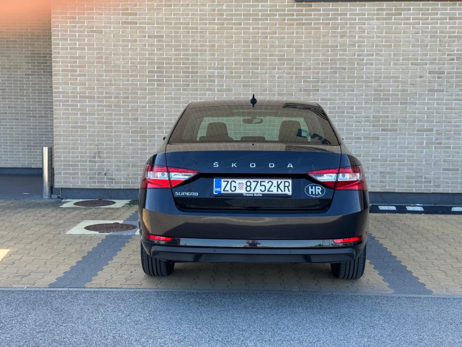 Škoda Superb 2,0 automatik, fotografija 6