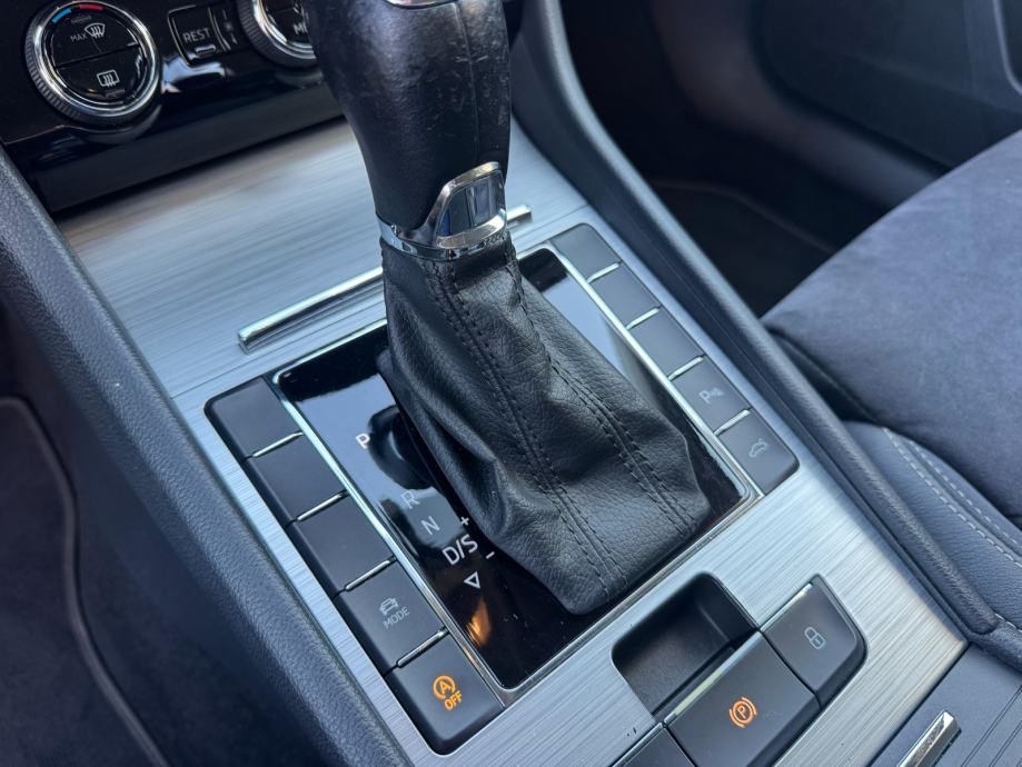 Škoda Superb 2,0 automatik, fotografija 10