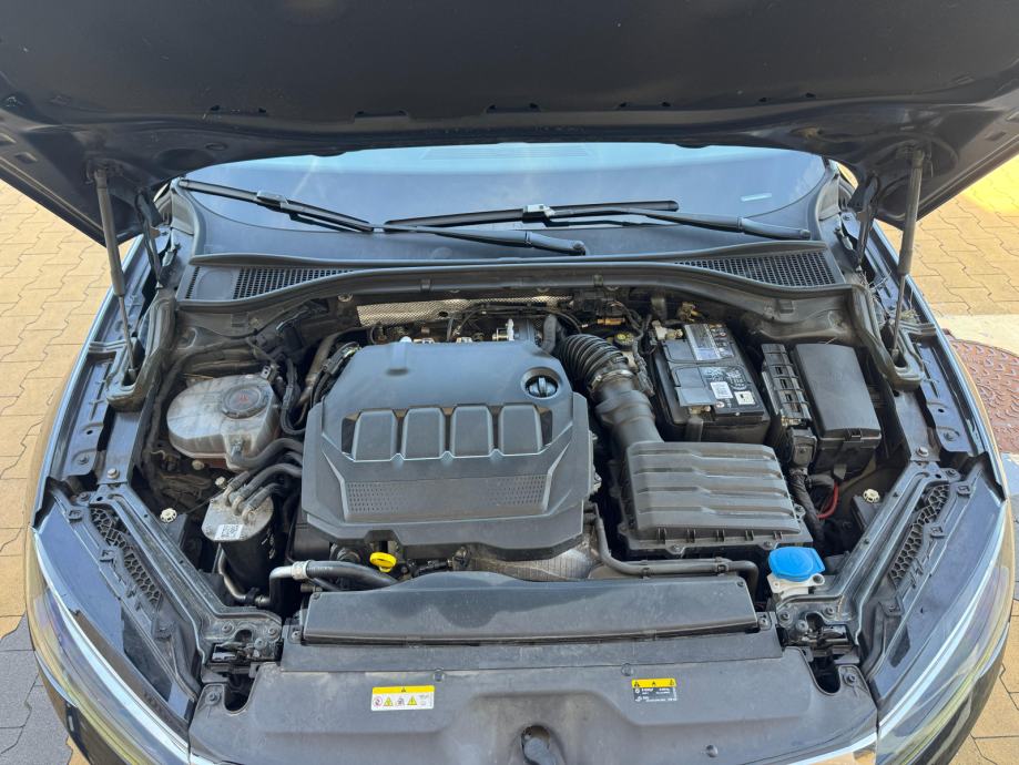 Škoda Superb 2,0 automatik, fotografija 19