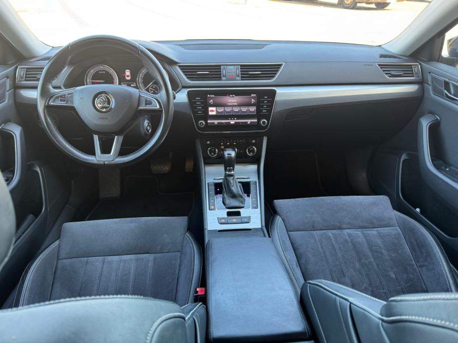 Škoda Superb 2,0 automatik, fotografija 12
