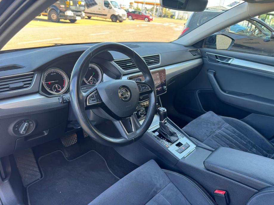 Škoda Superb 2,0 automatik, fotografija 14