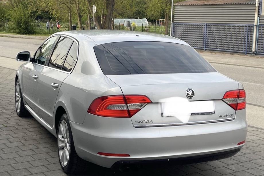Škoda Superb 2,0 TDI automatik, fotografija 2