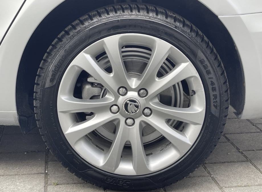 Škoda Superb 2,0 TDI automatik, fotografija 3