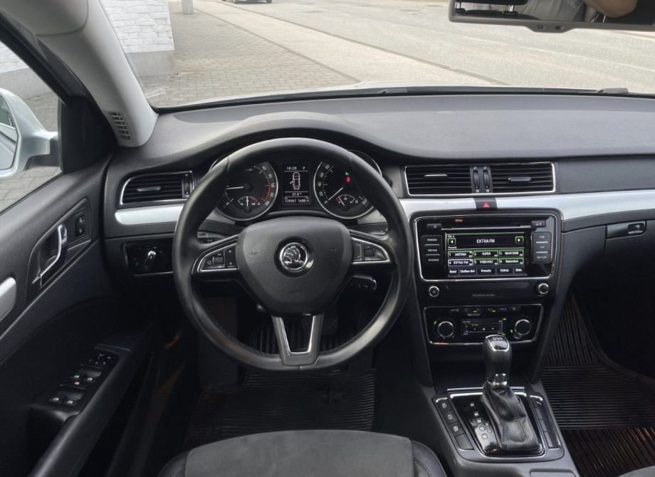Škoda Superb 2,0 TDI automatik, fotografija 4