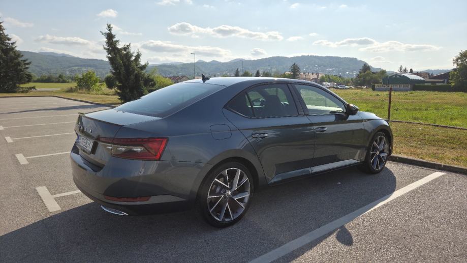 Škoda Superb 2,0 TDI automatik, fotografija 4
