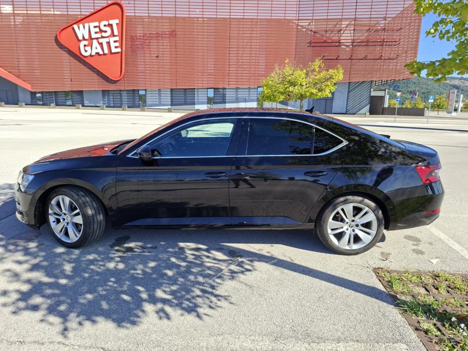 Škoda Superb 2,0 TDI DSG , 4X4 PREMIUM Reg.09.2027., fotografija 4