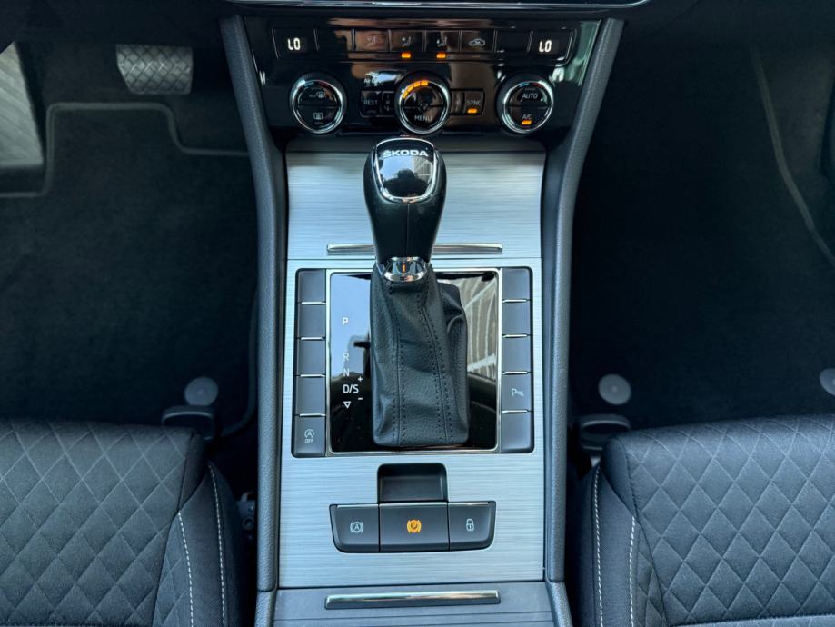 Škoda Superb 2.0 TDI DSG °VIRTUAL°NAVI°JAMSTVO 12MJ°LEASING BEZ UČEŠĆA, fotografija 15