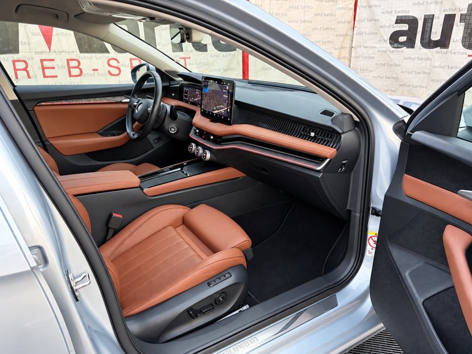 Škoda Superb 2.0 TDI L&K•Crystal Light•Keyless•Head UP•ACC•360 kam•19", fotografija 17