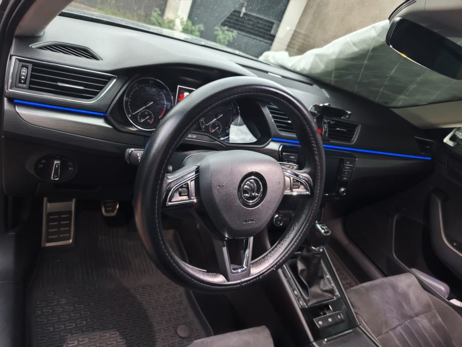 Škoda Superb 2,0 TDI, fotografija 11