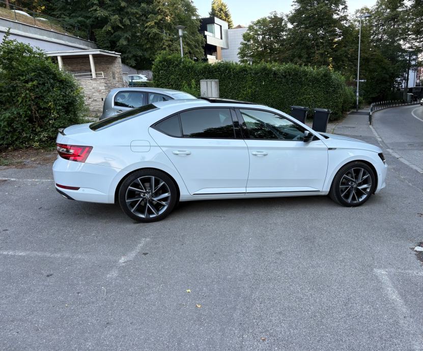 Škoda Superb 2,0 TDI SportLine, 190ks, Manual, Panorama, fotografija 3