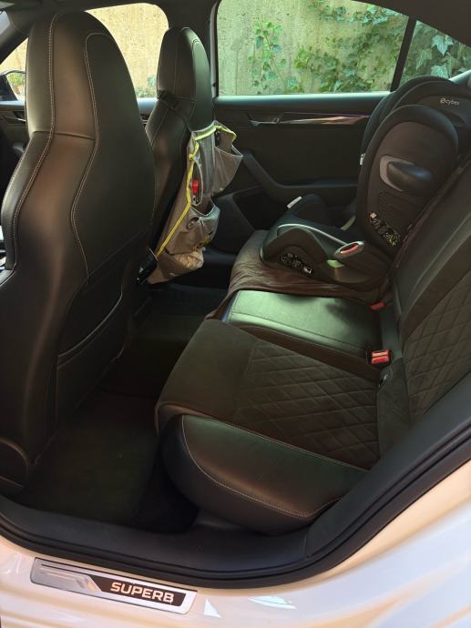 Škoda Superb 2,0 TDI SportLine, 190ks, Manual, Panorama, fotografija 14
