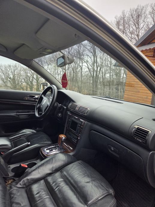 Škoda Superb 2,8 V6 automatik, fotografija 7