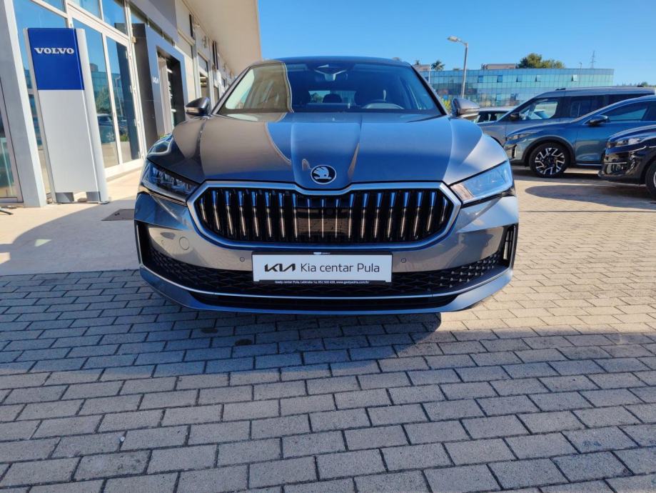 Škoda Superb Combi 1.5 TSI HYBRID DSG Selection, fotografija 2