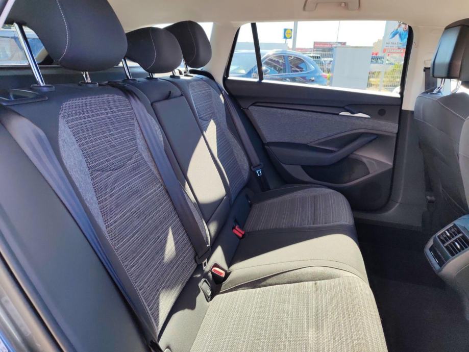 Škoda Superb Combi 1.5 TSI HYBRID DSG Selection, fotografija 12