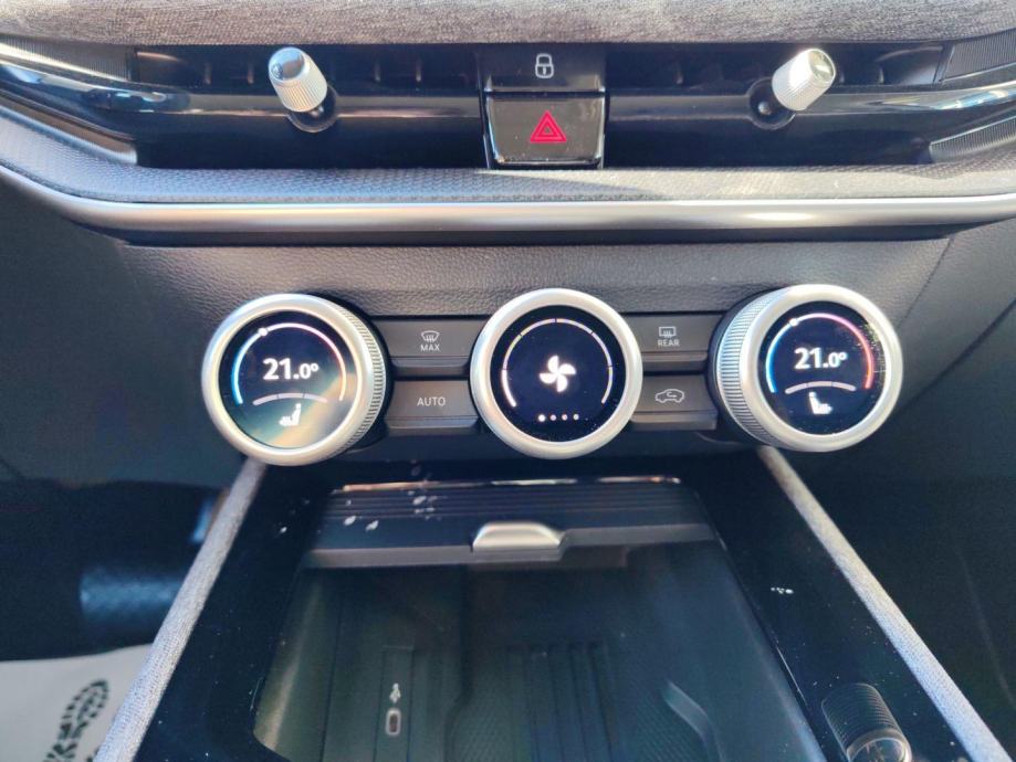 Škoda Superb Combi 1.5 TSI HYBRID DSG Selection, fotografija 20