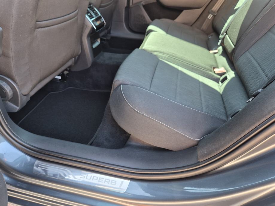 Škoda Superb Combi Style 1,6 TDI DSG automatik, fotografija 11