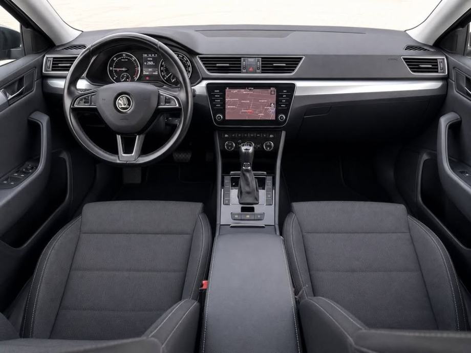 Škoda Superb Combi 1.6 TDI, servisna, kamera, registriran, 127000 km, fotografija 4