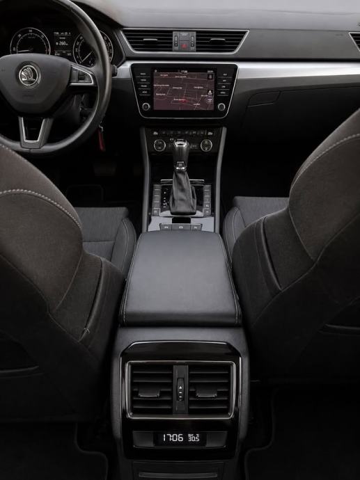 Škoda Superb Combi 1.6 TDI, servisna, kamera, registriran, 127000 km, fotografija 5