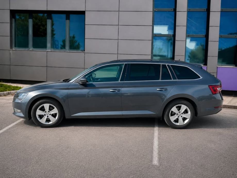 Škoda Superb Combi 1.6 TDI, servisna, kamera, registriran, 127000 km, fotografija 2