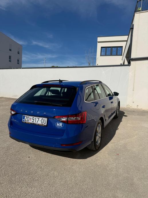 Škoda Superb Combi 2,0 TDI automatik, fotografija 8