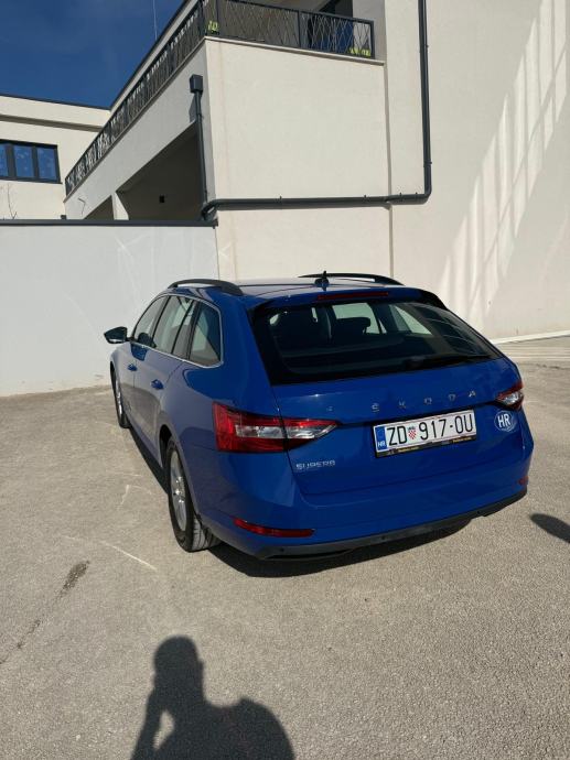 Škoda Superb Combi 2,0 TDI automatik, fotografija 7