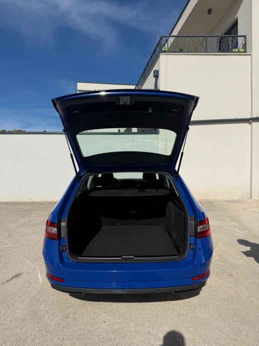 Škoda Superb Combi 2,0 TDI automatik, fotografija 9
