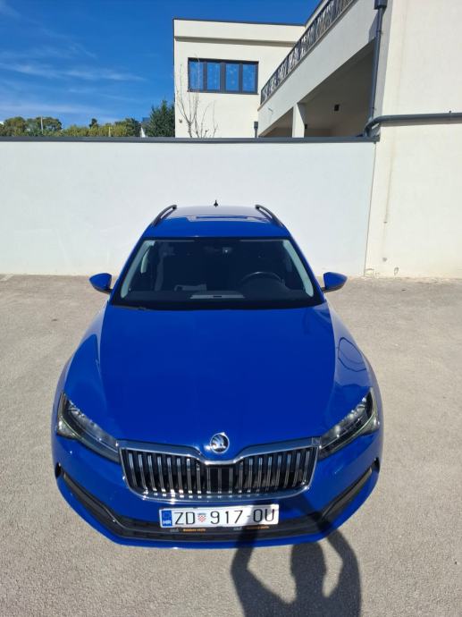 Škoda Superb Combi 2,0 TDI automatik, fotografija 2