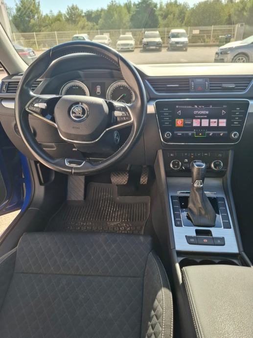Škoda Superb Combi 2,0 TDI automatik, fotografija 13