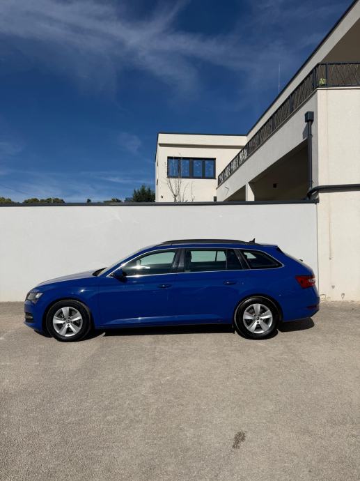 Škoda Superb Combi 2,0 TDI automatik, fotografija 10