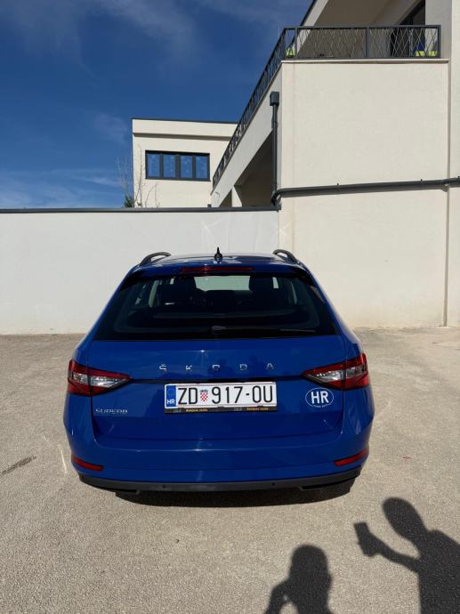 Škoda Superb Combi 2,0 TDI automatik, fotografija 5