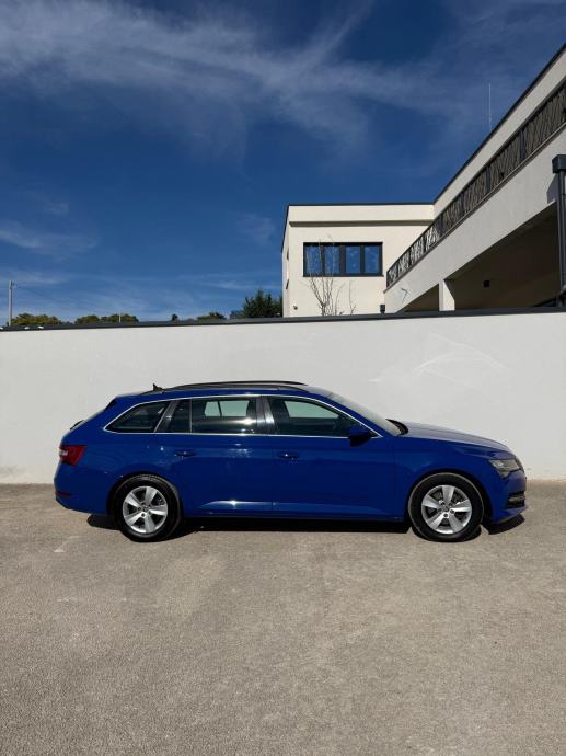 Škoda Superb Combi 2,0 TDI automatik, fotografija 11