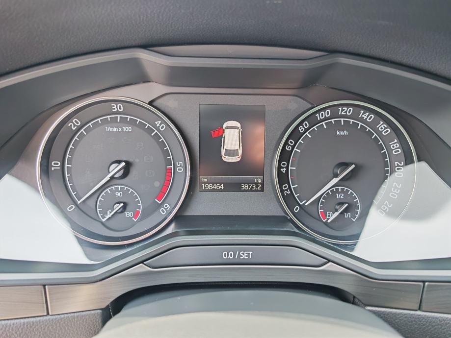 Škoda Superb Combi 2,0 TDI DSG 2018.,REG:5./2027.,VELIKI SERVIS, TOP, fotografija 8