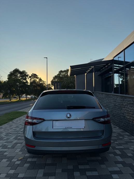 Škoda Superb 2,0 TDI*R LinDSG - JAMSTVO 12 Mj - SERVISNA - REG 08/27, fotografija 5