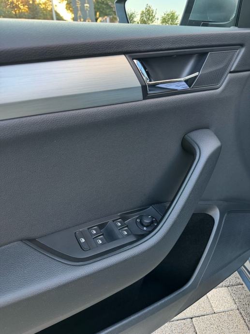 Škoda Superb 2,0 TDI*R LinDSG - JAMSTVO 12 Mj - SERVISNA - REG 08/27, fotografija 13