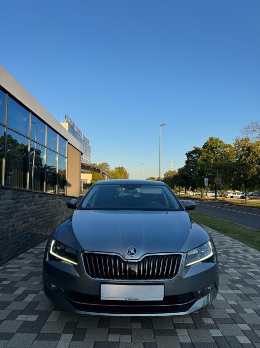 Škoda Superb Combi 2,0 TDI DSG - JAMSTVO 12 Mj - SERVISNA - REG 08/27, fotografija 3