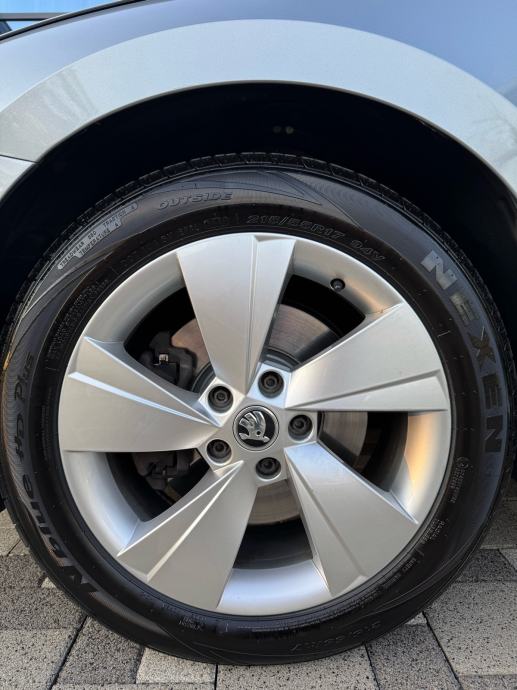 Škoda Superb Combi 2,0 TDI DSG - JAMSTVO 12 Mj - SERVISNA - REG 08/27, fotografija 14