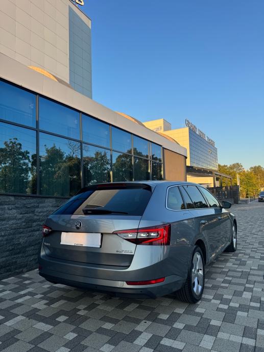 Škoda Superb Combi 2,0 TDI DSG - JAMSTVO 12 Mj - SERVISNA - REG 08/27, fotografija 11