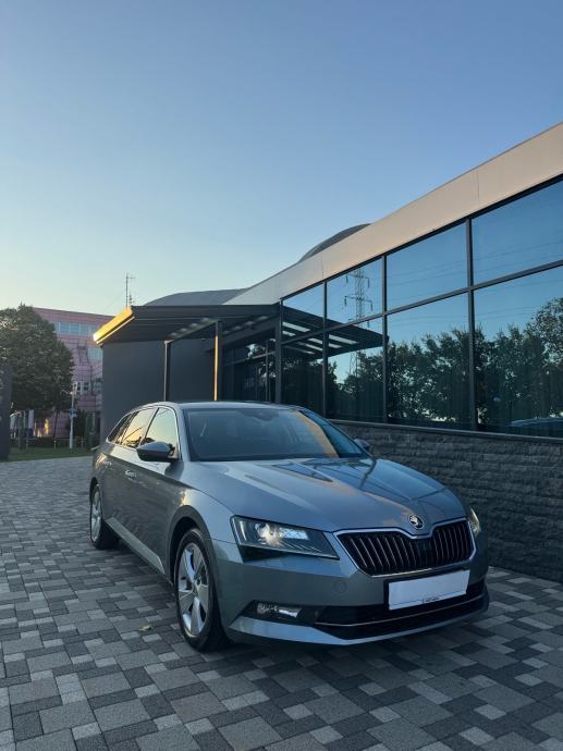 Škoda Superb Combi 2,0 TDI DSG - JAMSTVO 12 Mj - SERVISNA - REG 08/27, fotografija 2