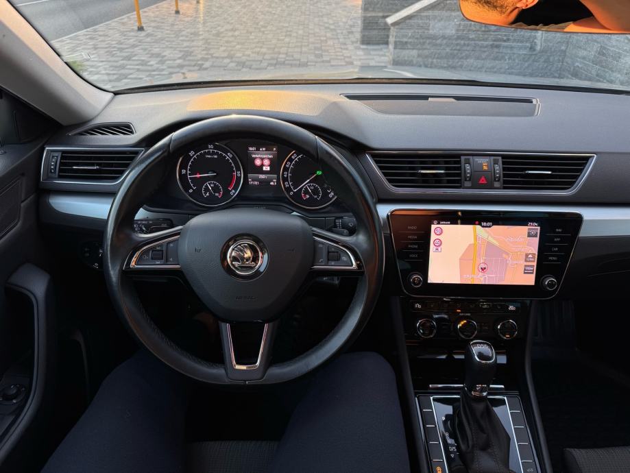 Škoda Superb Combi 2,0 TDI DSG - JAMSTVO 12 Mj - SERVISNA - REG 08/27, fotografija 16