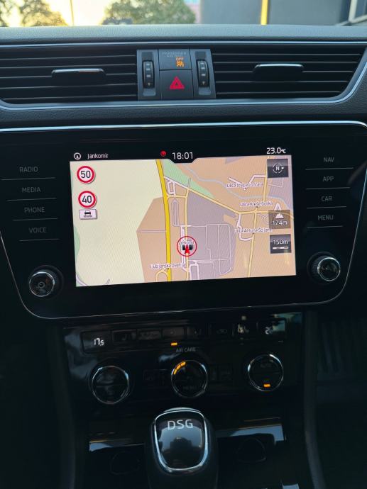 Škoda Superb Combi 2,0 TDI DSG - JAMSTVO 12 Mj - SERVISNA - REG 08/27, fotografija 18