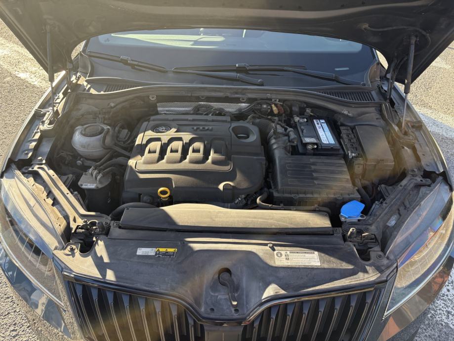 Škoda Superb Combi 2.0 TDI DSG SportLine, reg 10/27, 2 seta kotača, R1, fotografija 12