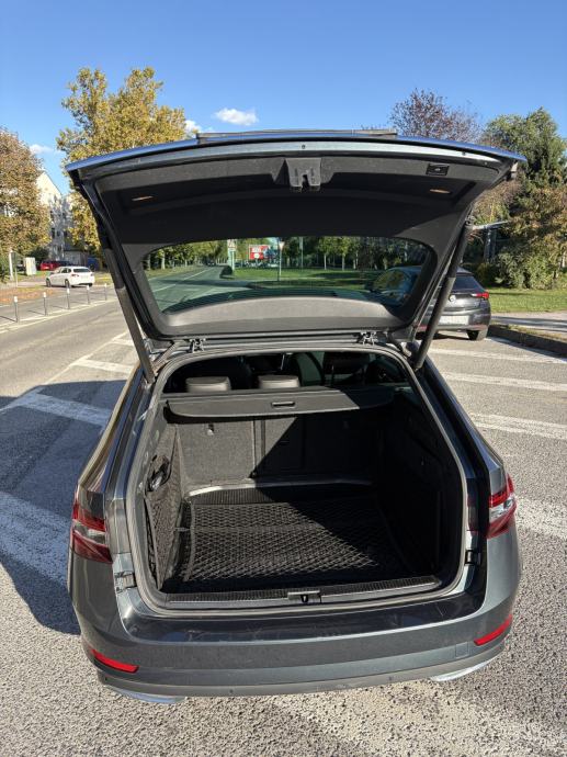 Škoda Superb Combi 2.0 TDI DSG SportLine, reg 10/27, 2 seta kotača, R1, fotografija 11