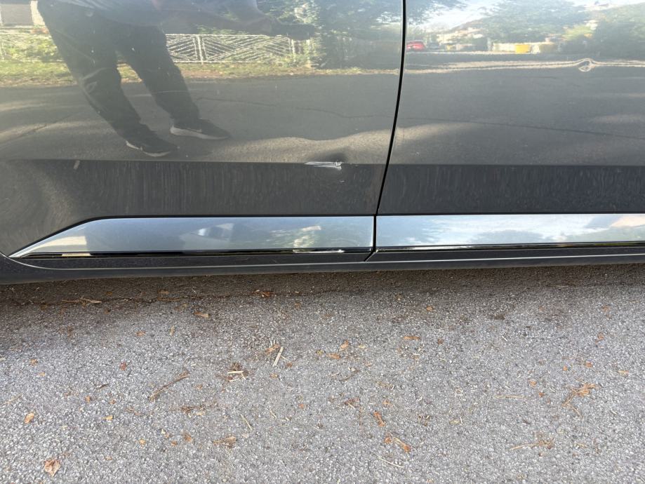Škoda Superb Combi 2.0 TDI DSG SportLine, reg 10/27, 2 seta kotača, R1, fotografija 14