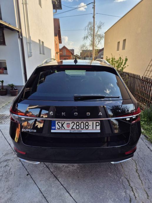 Škoda Superb Combi 2,0 TDI, fotografija 11